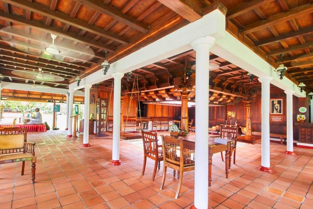 Coconut Lagoon - A Cgh Earth Experience Resort