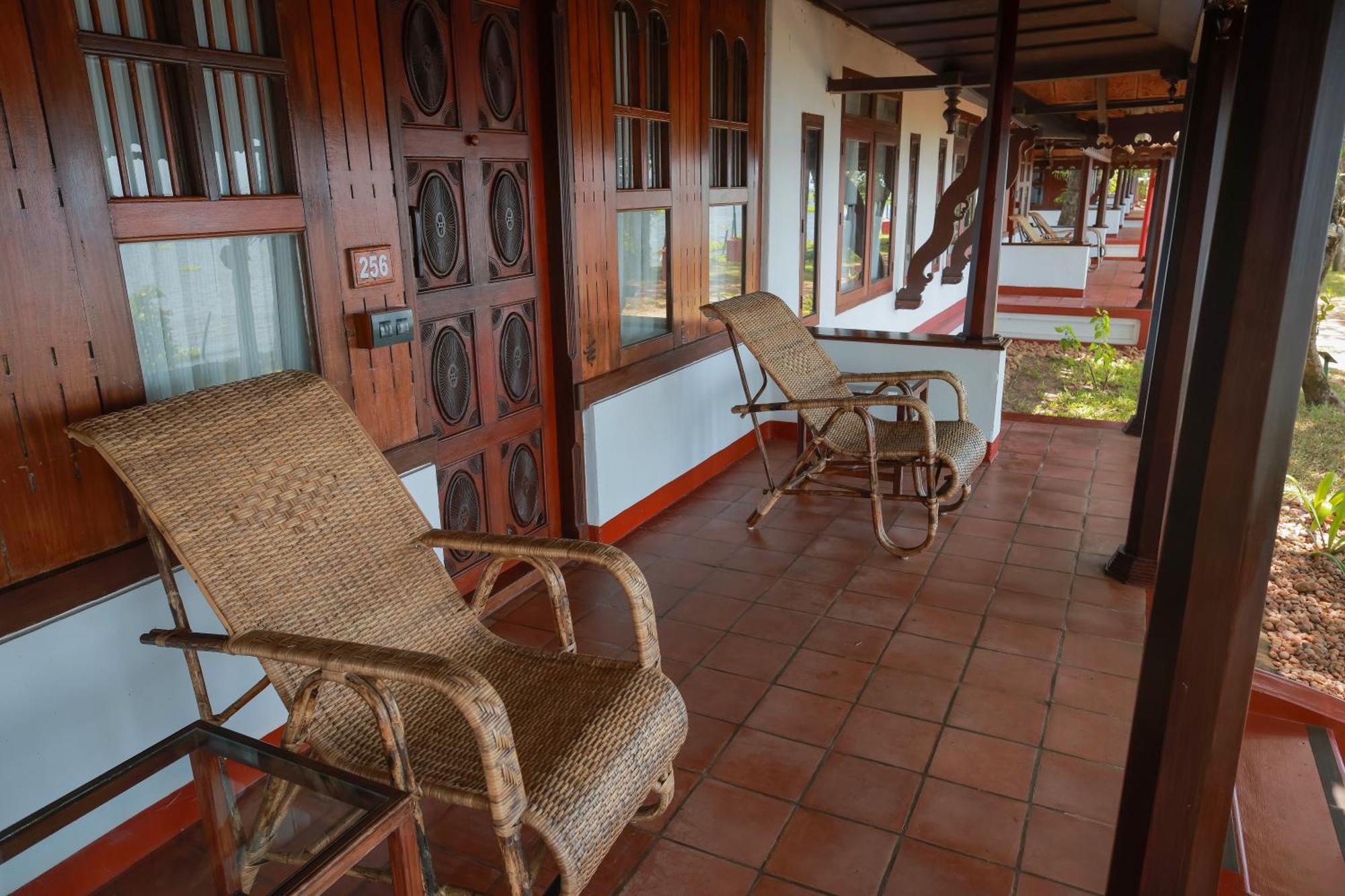 Coconut Lagoon - A Cgh Earth Experience Resort 5*