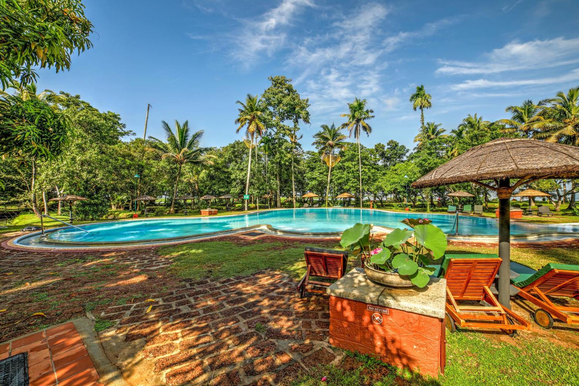 Resort Coconut Lagoon - A Cgh Earth Experience Kumarakom