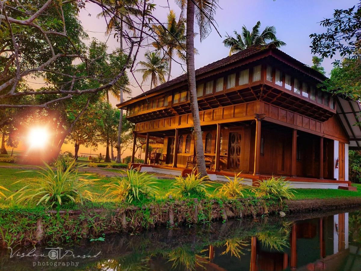 Coconut Lagoon - A Cgh Earth Experience सहारा