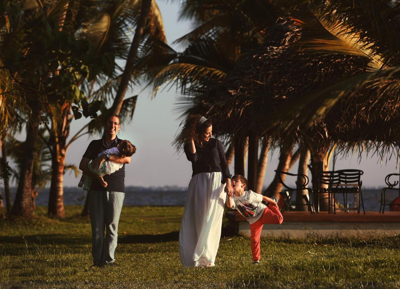 सहारा Coconut Lagoon - A Cgh Earth Experience 5*